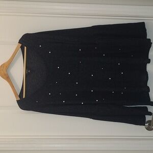 Simply Vera Vera Wang charcoal gray sweater with bell sleeves and pearl decal.